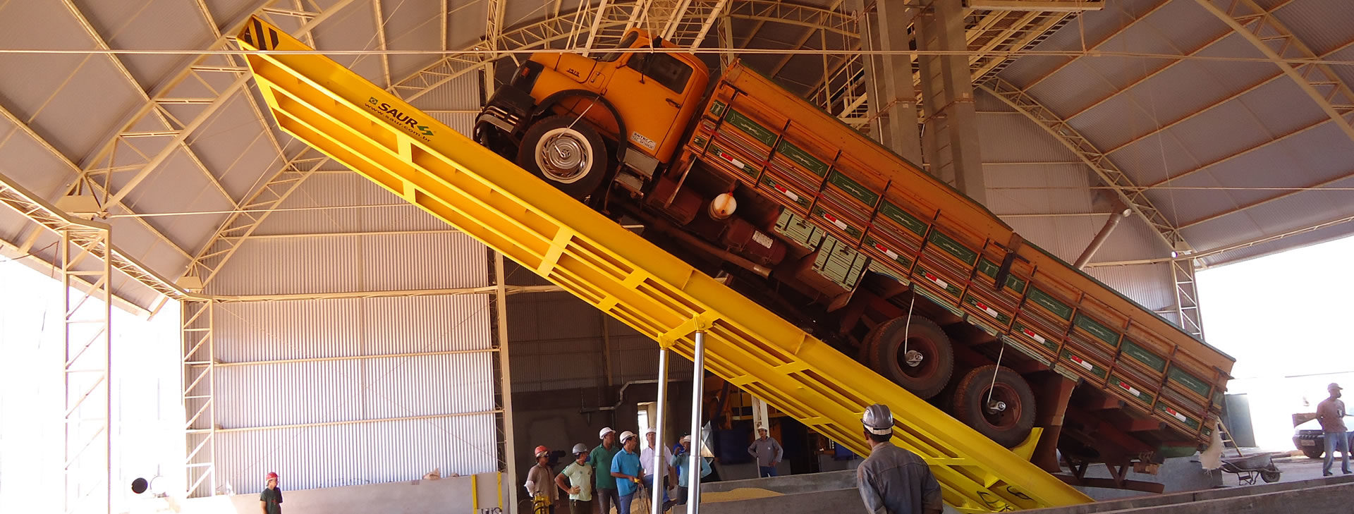 Armazéns com capacidade de 1.300.000 sacas de 60kg a granel